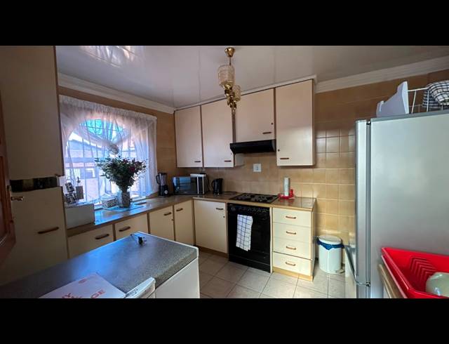3 BEDROOM HOUSE FOR SALE IN PROTEA NORTH